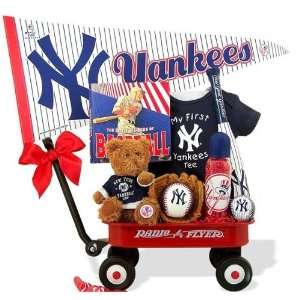    NY Yankees Baseball Boy Radio Flyer Baby Wagon. Toys & Games