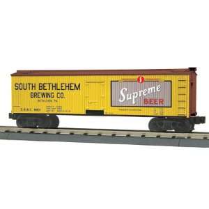    MTH 30 78129 Supreme Beer Reefer Car   Blowout Toys & Games