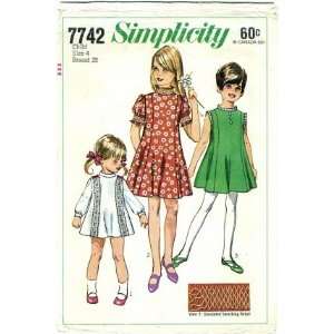  Simplicity 7742 Sewing Pattern Girls Retro Smocked 