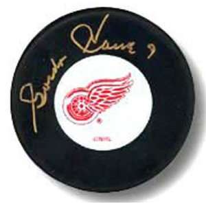  Gordie Howe Autographed Detroit Red Wings Puck