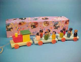 VINTAGE WOODEN TRAIN w FIGURES PULL TOY 1950s ARGENTINA  