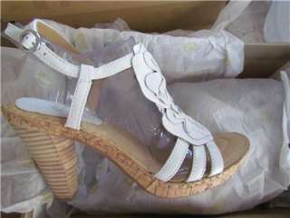 Born Womens HYDRANGEA WHITE Sandals Size 8/Euro 39  