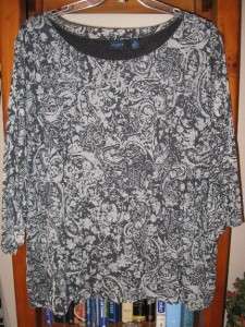 WESTBOUND WOMENS PLUS SIZE TUNIC TOP WITH FLORAL LINED BLACK & WHITE 