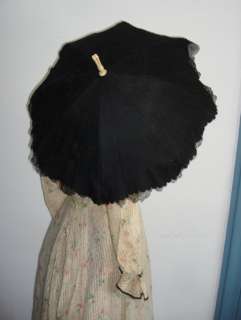 Lovely C1880 1890 Victorian ladies black Chantilly lace parasol with a 