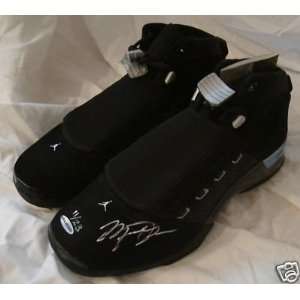  Michael Jordan Signed Jordan 17s Shoes Uda Le 23   New 