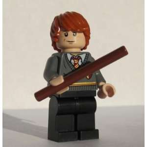  Ron Weasley with Wand (Griffindore)   LEGO Harry Potter 