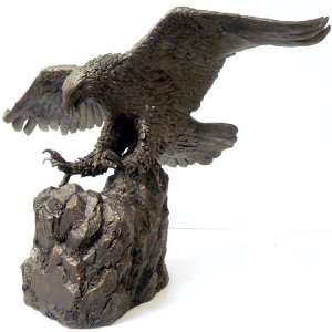  Eagle Sculpture