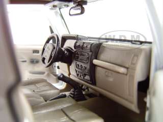 JEEP WRANGLER SAHARA WHITE 118 DIECAST MODEL CAR BY MAISTO 31662 