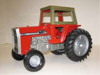 Up for sale is a 1/16 MASSEY FERGUSON 590 tractor. Tractor is very 