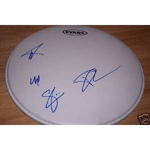 The Black Crows group autographed Drumhead Robinson   Sports 