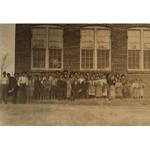  1909 child labor photo The employees in Payne Cotton Mill 