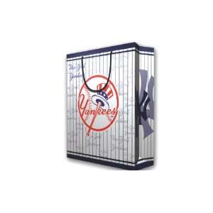  MLB 2 Large Gift Bag Storage Cases   New York Yankees 