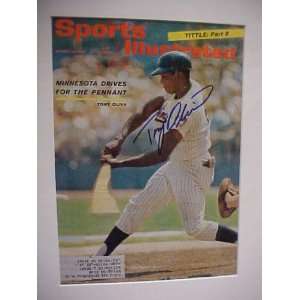 Tony Oliva Autographed Signed August 23 1965 Sports Illustrated 