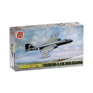   English Electric Canberra B2/B20/B662/B(I)6 Bomber kit Toys & Games