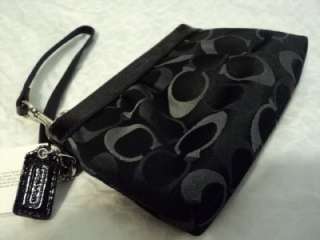 NEW COACH PLEATED WRISTLET F46761 3 color signature new with tag 