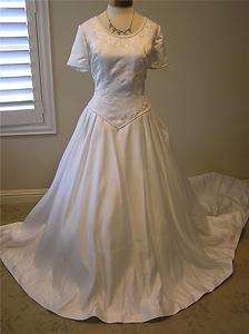 NWOT ETERNITY Modest Short sleeve Wedding dress Bridal gown White 