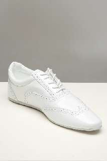 Schmoove Jamaica Corso Patent White Brogues for men  