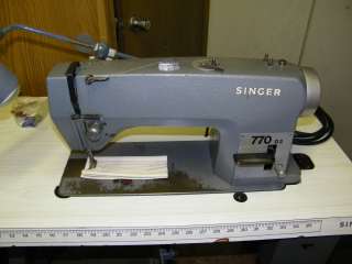 Singer 770 D3 Industrial Hi Speed Sewing Machine w/Reverse  