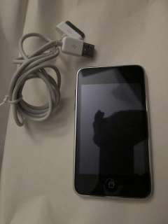 Apple iPod touch 2nd Generation (32 GB)   working, bundle w/ screen 