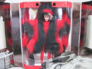 Disney 101 Dalmatiner Cruella Devil Barbie Ruthless in Red Rot Puppe 