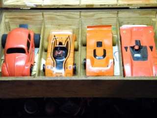 SLOT CAR LOT ~ 1960s ~ 6 CARS WITH MANY ACCESSORIES ~ W/TRACK BOX 