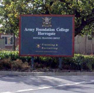 ARMY APPRENTICES SCHOOL CAP BADGE  