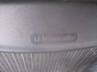 D220) Herman Miller Aeron Chair BK 3D01 Office Desk Chair Size B 