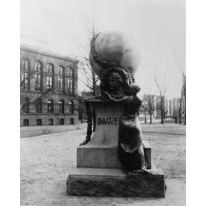  early 1900s photo Monument to Louis Daguerre on 