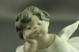 Retired Lladro Figurine 4541 Reclining Angel Matte Finish 5 Long 2.75 