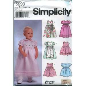  Simplicity Sewing Pattern 5690 Babies Dress in Two 