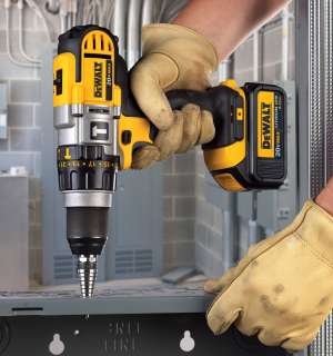 DEWALT DCD985L2 20 Volt MAX Li Ion Premium 3.0 Ah Hammerdrill/Driver 