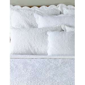    Amity Home Matelasse White Twin Sized Quilt